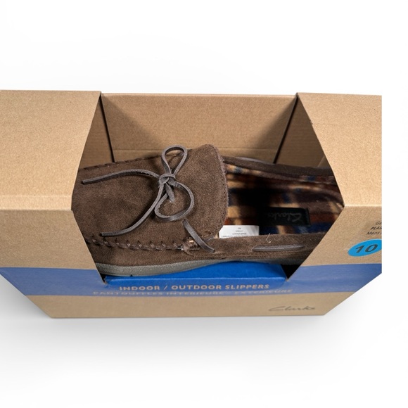 Clarks Men's Size 10 Brown Suede Moccasin Slippers Plaid Lined Indoor/Outdoor - Picture 2 of 9